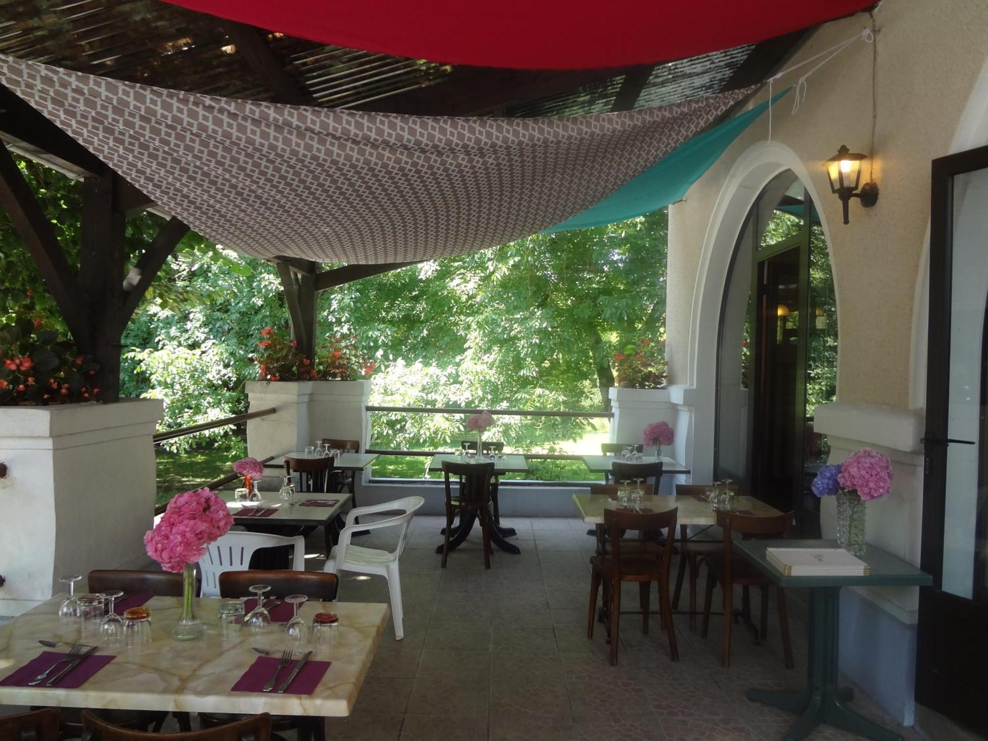 Hotel Du Pont Et Restaurant A Grolejac Екстер'єр фото