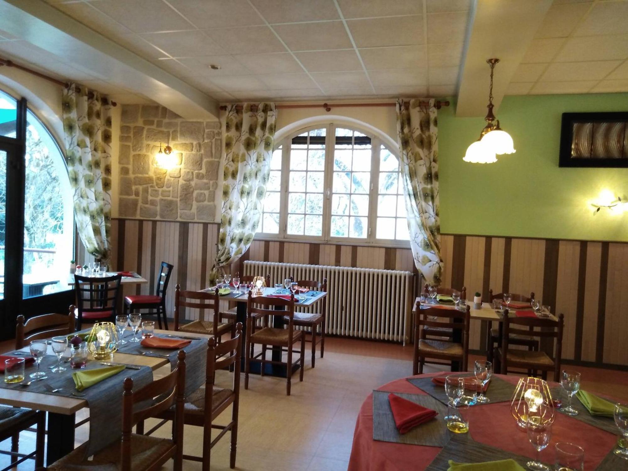 Hotel Du Pont Et Restaurant A Grolejac Екстер'єр фото