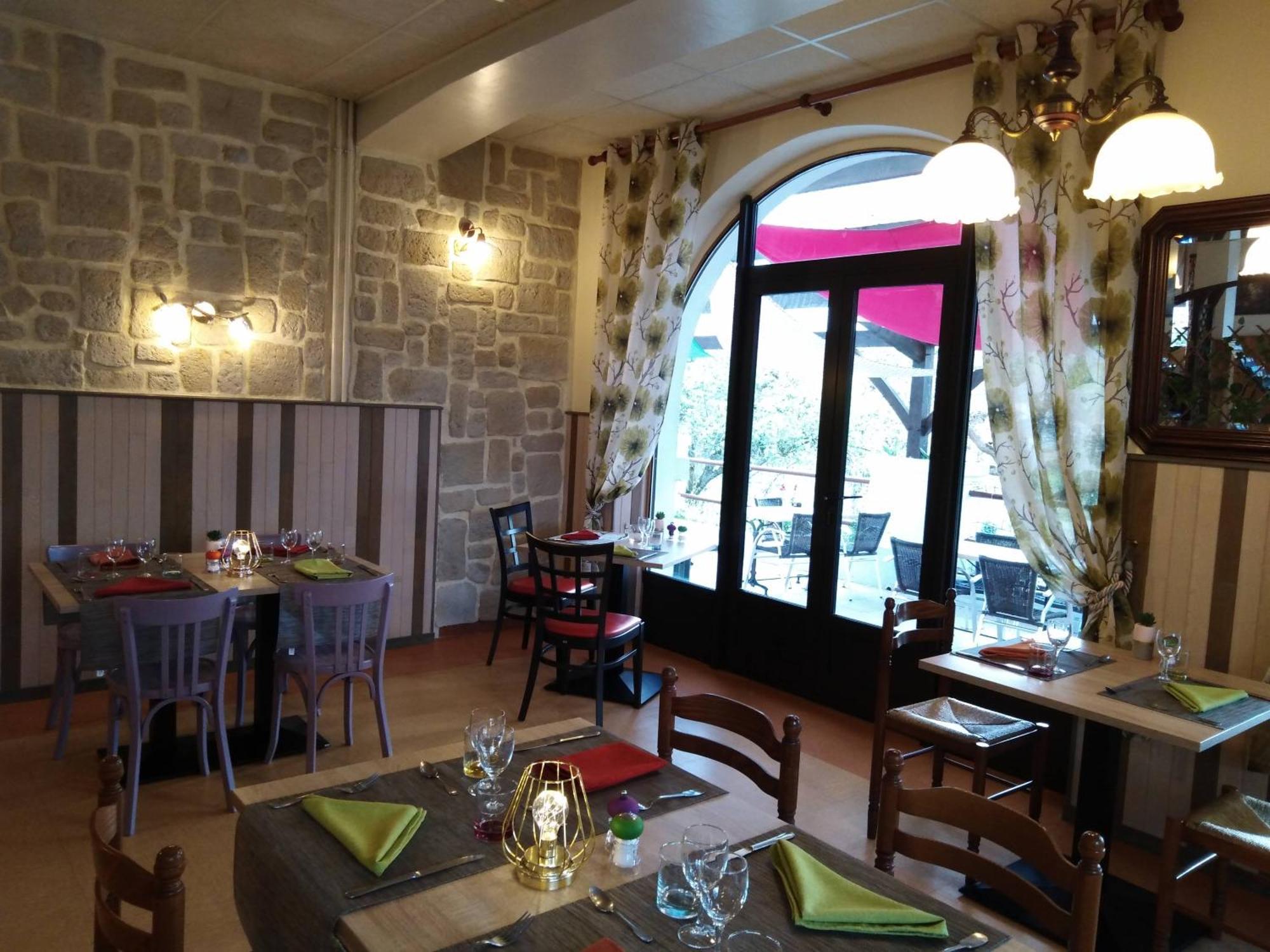 Hotel Du Pont Et Restaurant A Grolejac Екстер'єр фото