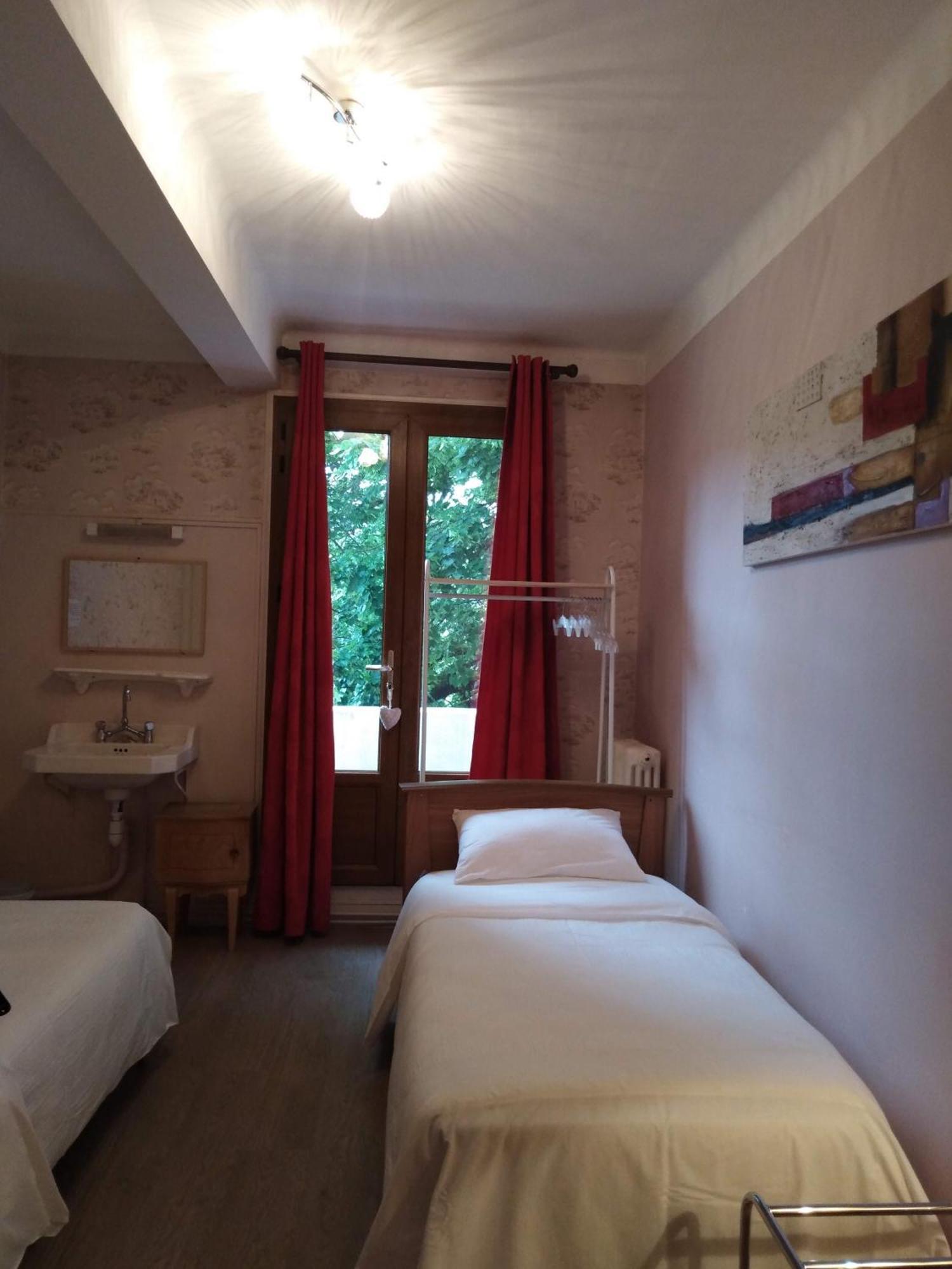 Hotel Du Pont Et Restaurant A Grolejac Екстер'єр фото
